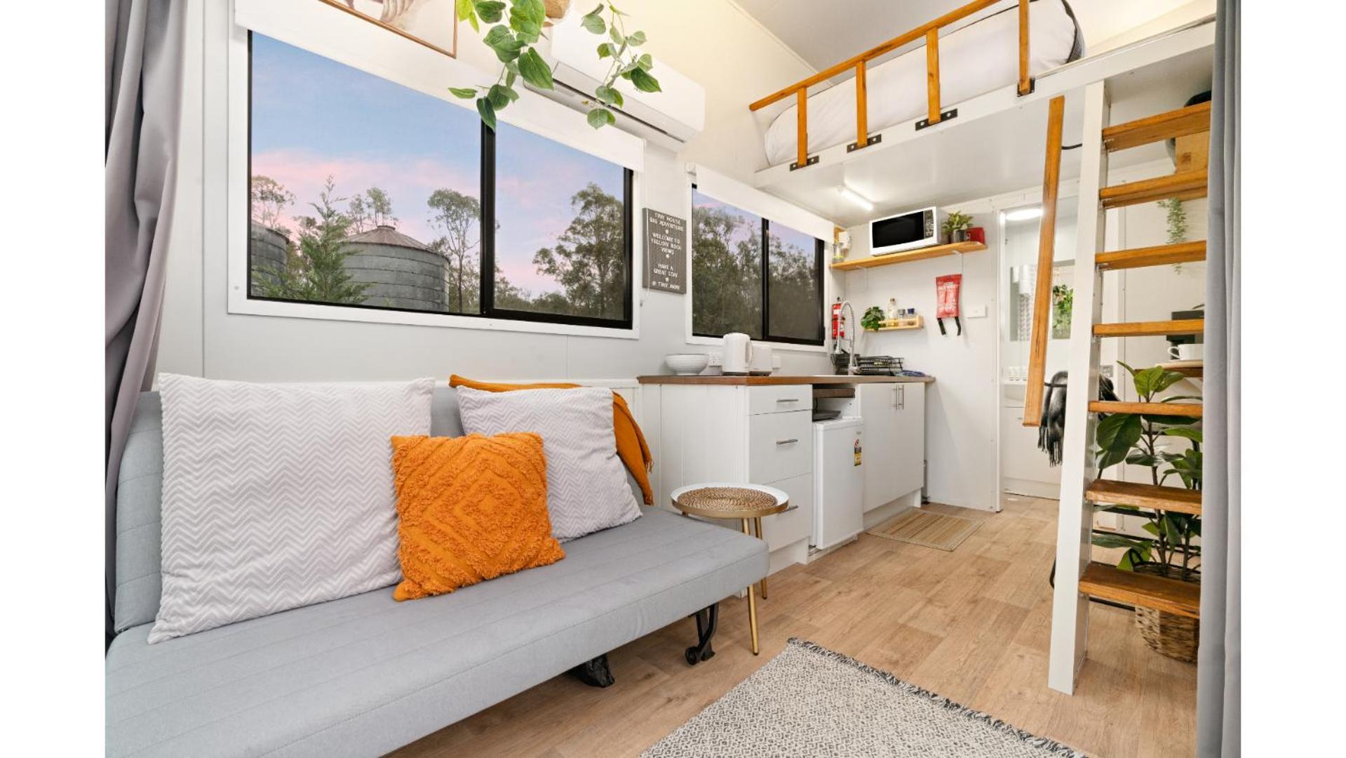 Yellow Rock Views By Tiny Away Broke Extérieur photo