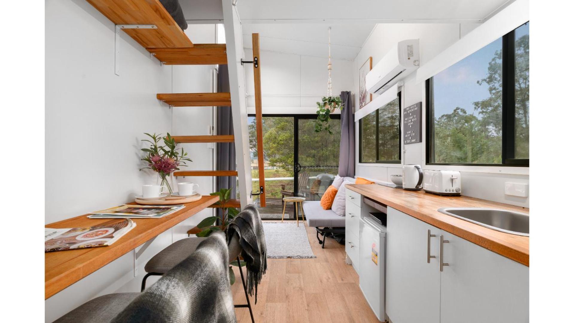 Yellow Rock Views By Tiny Away Broke Extérieur photo