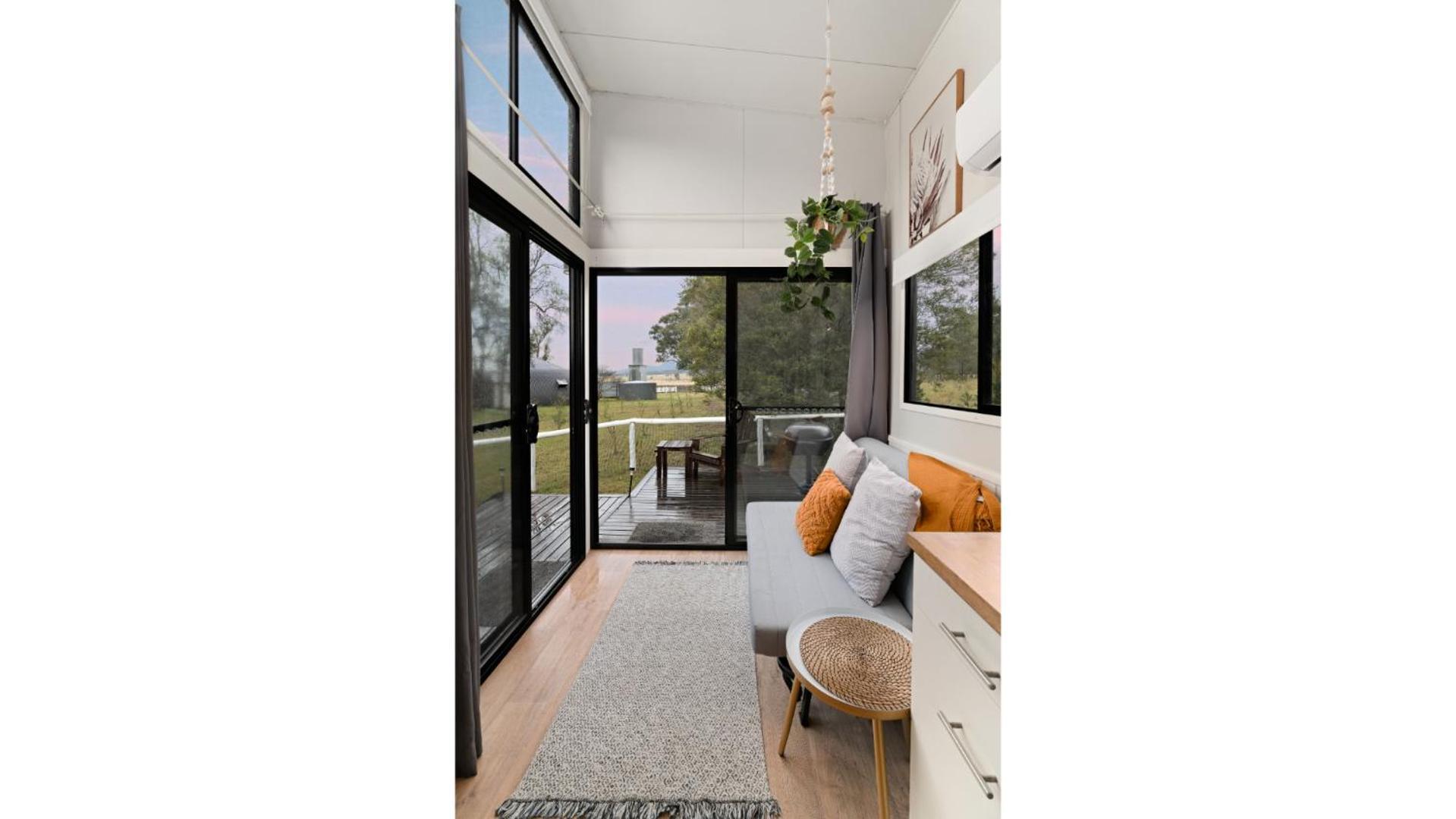Yellow Rock Views By Tiny Away Broke Extérieur photo